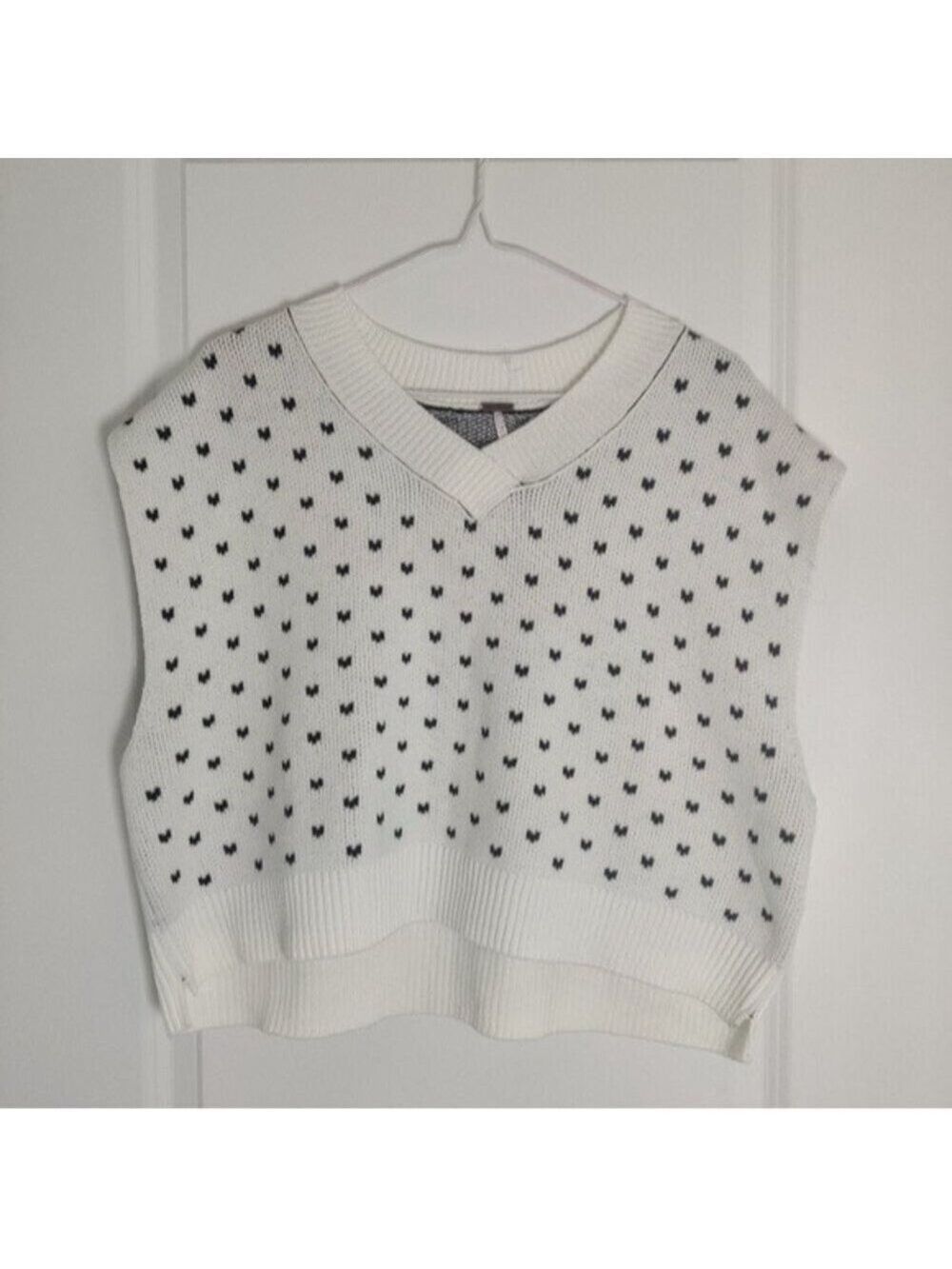 *Free People Easy Street White Black Heart Knit Sweater Vest NWOT Size M - Picture 3 of 9